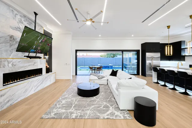 $14,995 | 7707 East 3rd Street, Scottsdale, AZ 85251