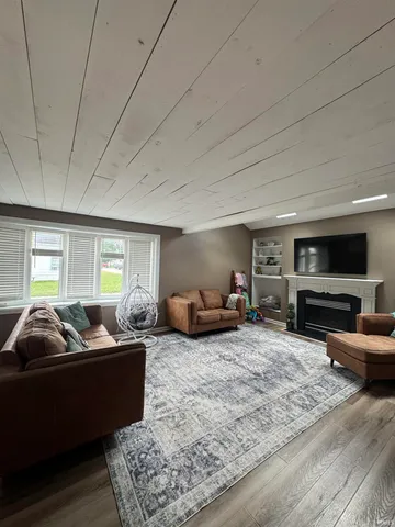 $199,000 | 1300 North F Street, Elwood, IN 46036