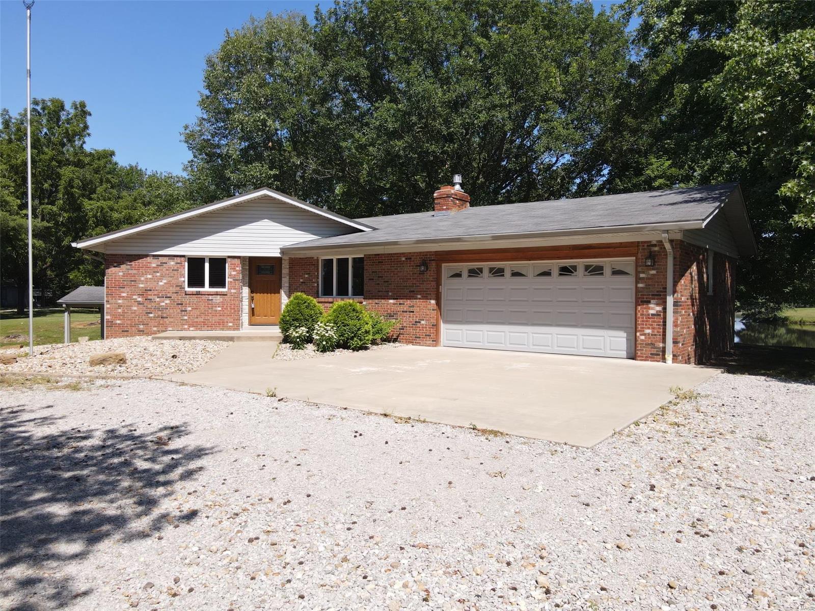 9401 Fruit Road Alhambra, IL 62001 - Photo 2 of 45