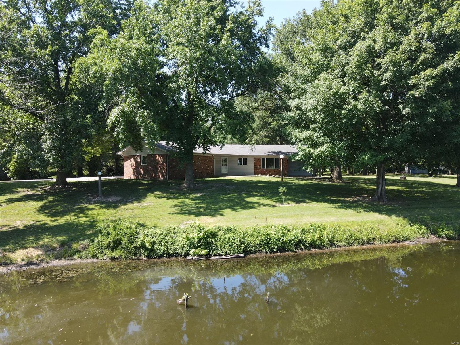 9401 Fruit Road Alhambra, IL 62001 - Photo 3 of 45