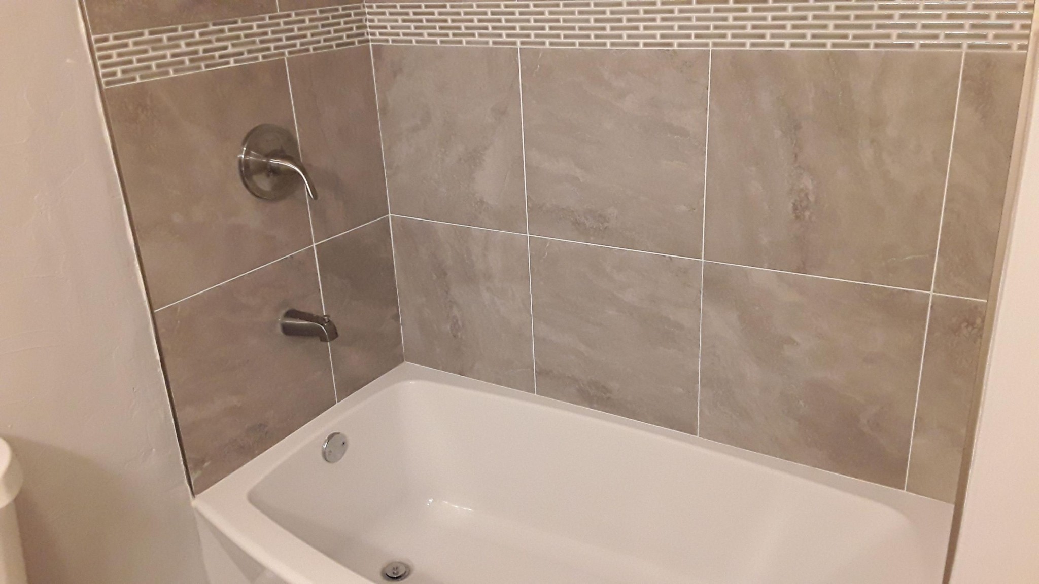 129 Rosedale Avenue Rutledge, TN 37861 - Photo 24 of 34 a bathroom with a bathtub