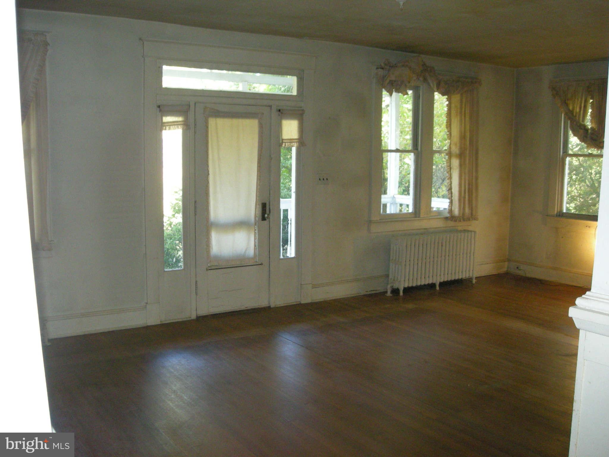 11401 Raphel Road Upper Falls, MD 21156 - Photo 7 of 15 Living Room