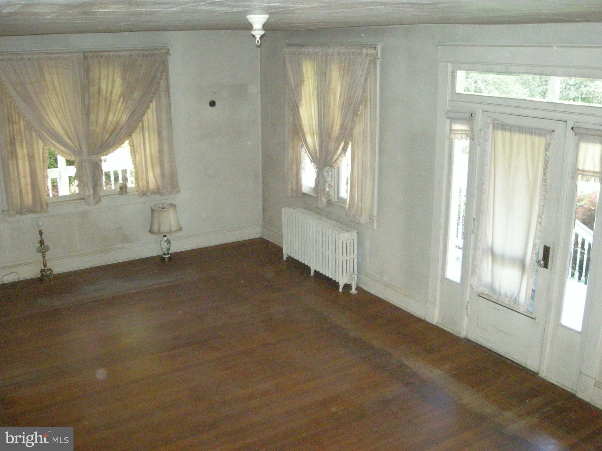 11401 Raphel Road Upper Falls, MD 21156 - Photo 8 of 15 Living Room