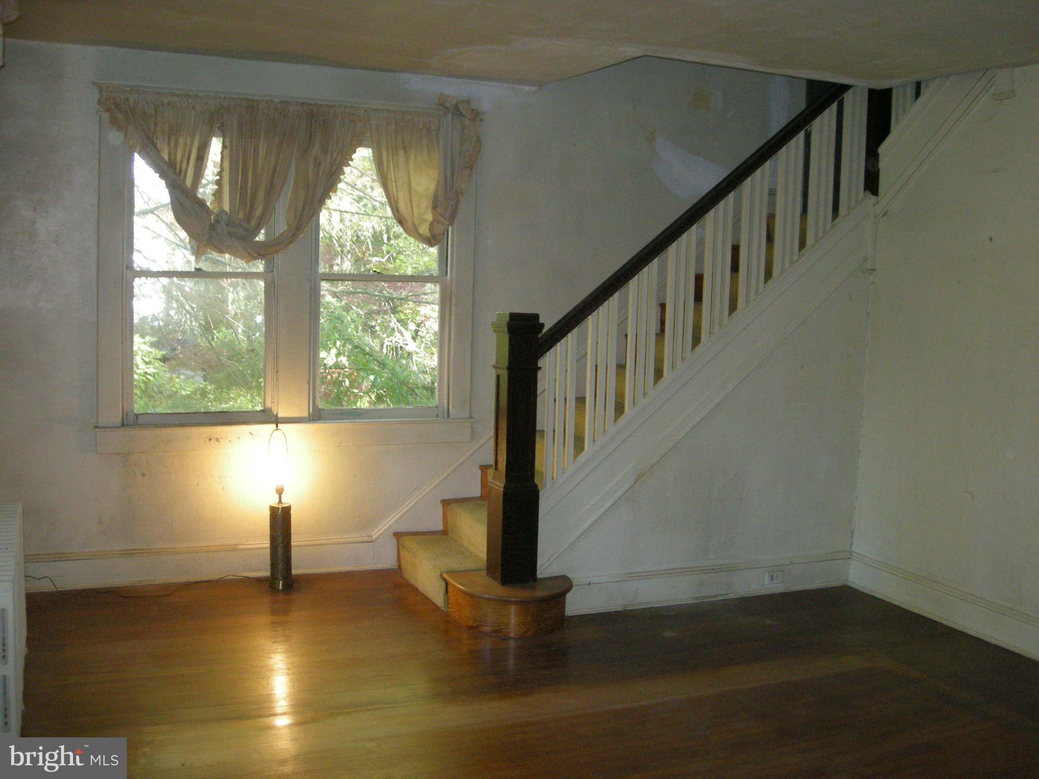 11401 Raphel Road Upper Falls, MD 21156 - Photo 9 of 15 Living Room