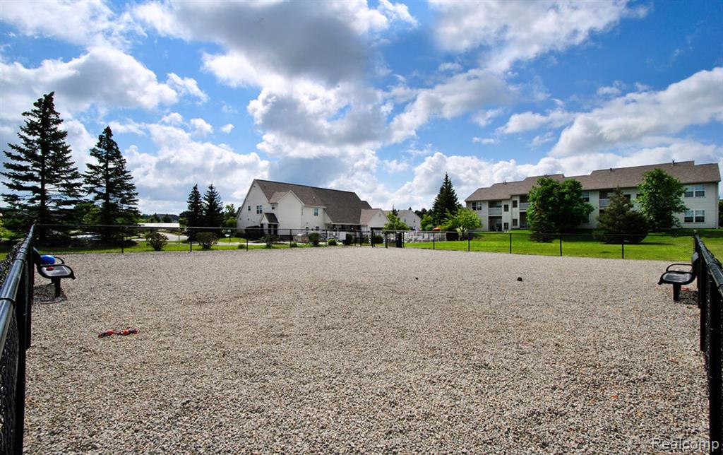 3699 Stratton Lane Howell, MI 48843 - Photo 36 of 39 Gallery Image 36