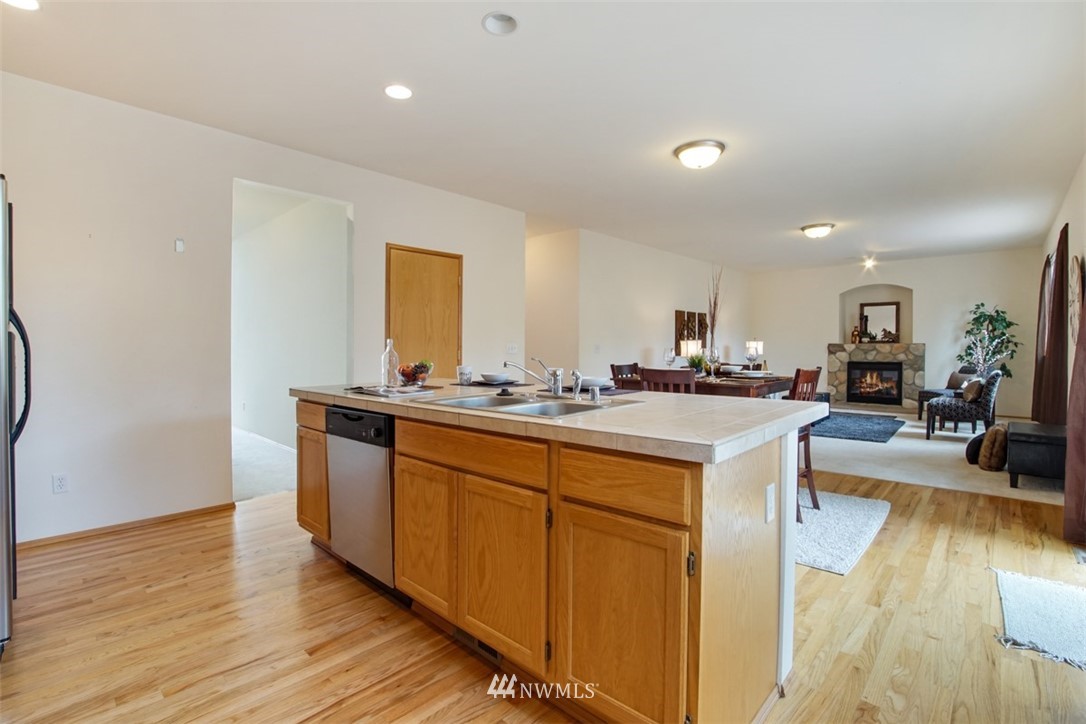 6812 Northeast 1st Place Renton, WA 98059 - Photo 7 of 25