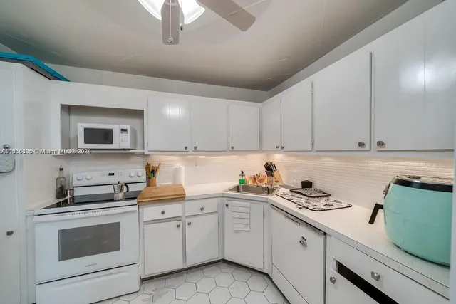 $169,999 | 2750 Northeast 183rd Street, Unit 1107, Aventura, FL 33160