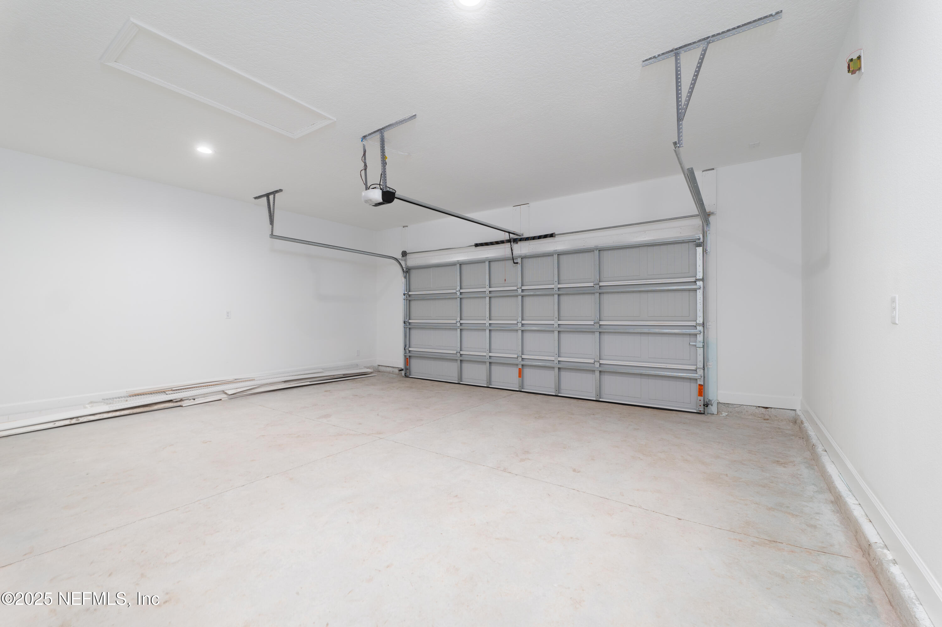 2410 Daisy Street Middleburg, FL 32068 - Photo 24 of 25 a view of a garage