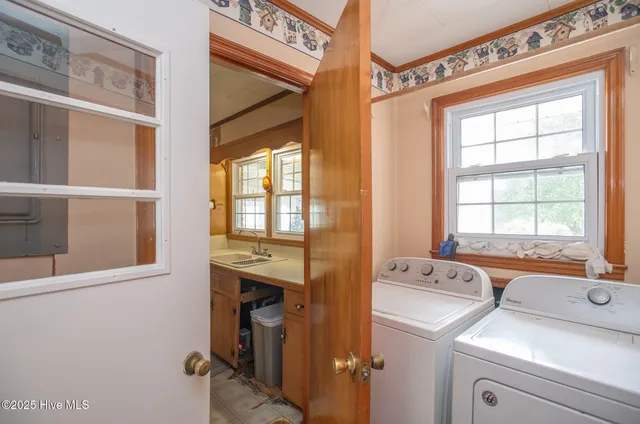 $499,900 | 2596 Cedar Island Road, Cedar Island, NC 28520