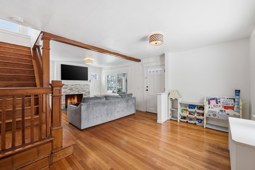 170 Plumtree Road Springfield, MA 01118 - Photo 15 of 32