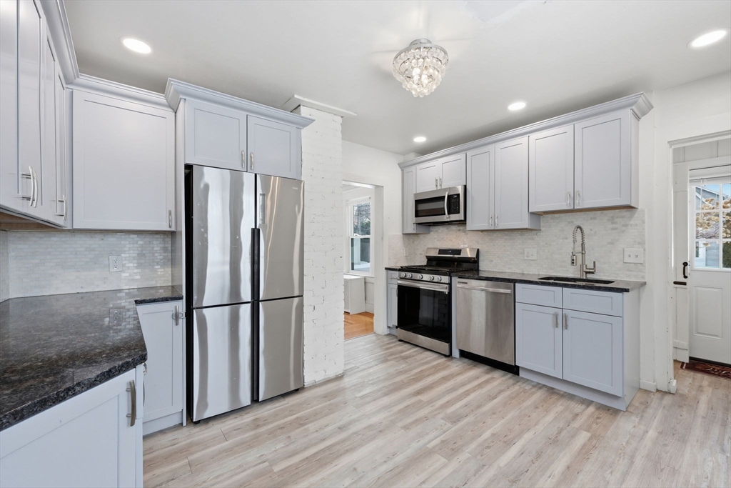 170 Plumtree Road Springfield, MA 01118 - Photo 3 of 32
