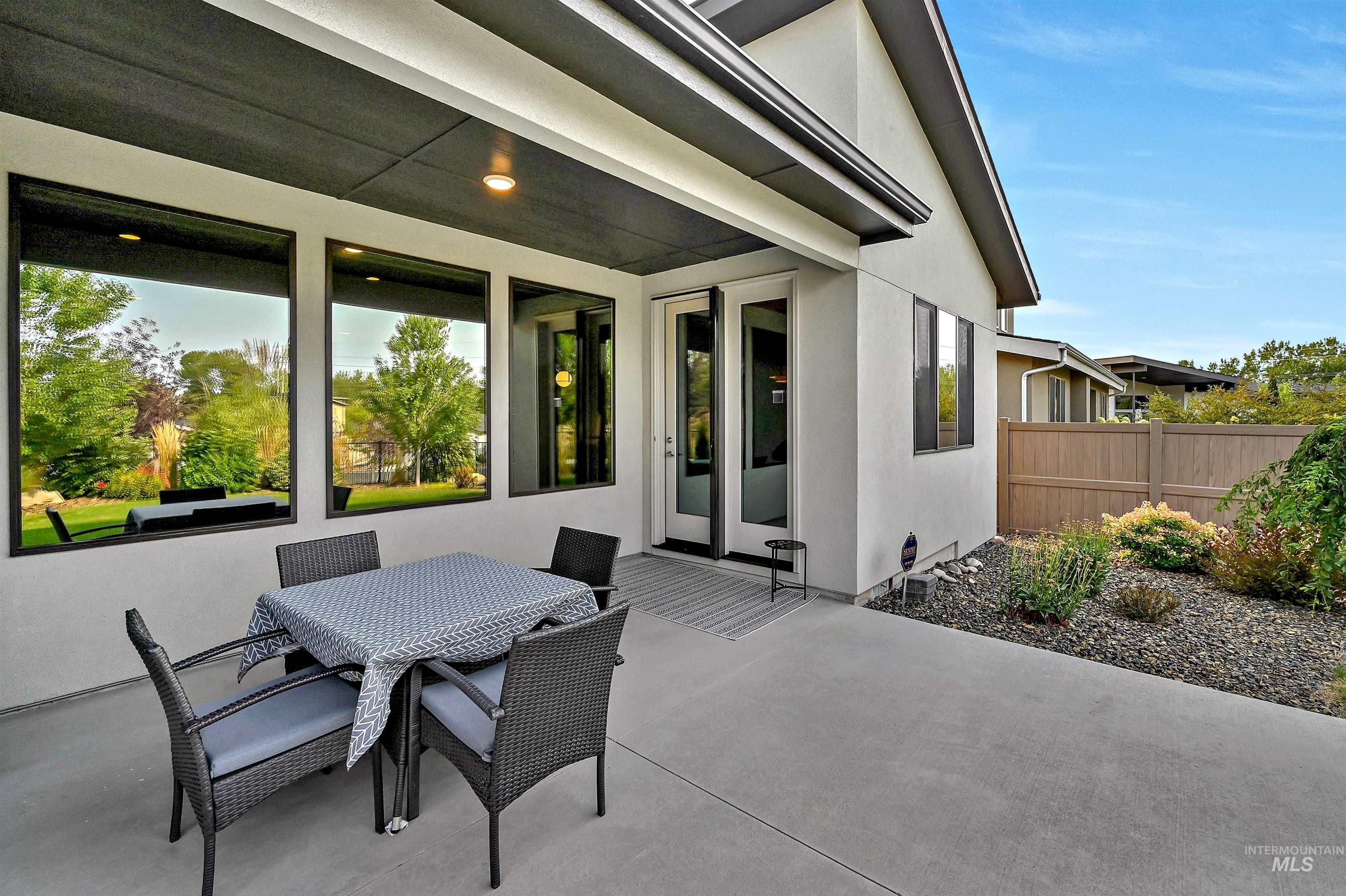 1525 South Boulder View Lane Boise, ID 83712 - Photo 24 of 34 View of patio with outdoor dining space