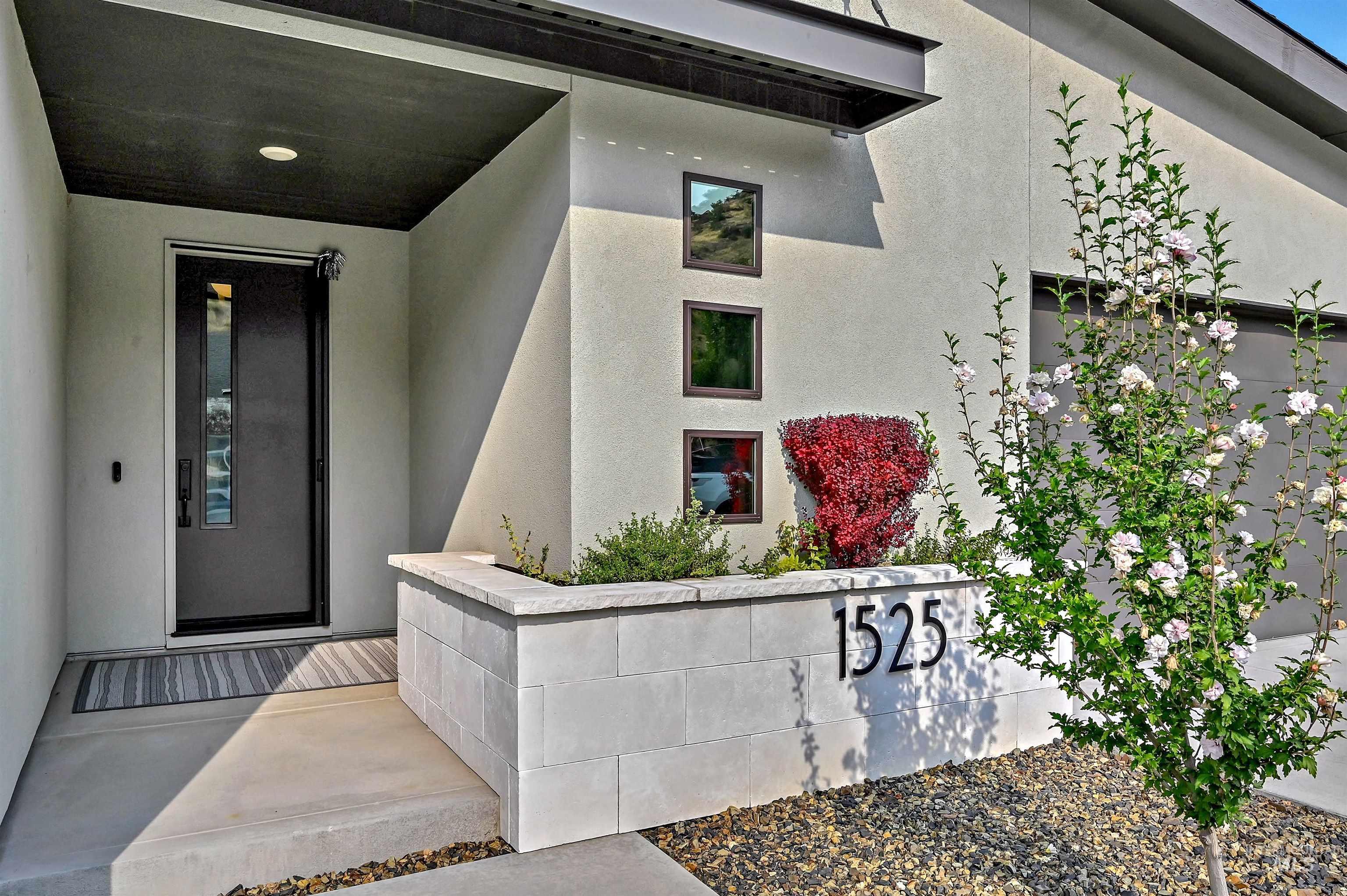 1525 South Boulder View Lane Boise, ID 83712 - Photo 5 of 34 Entrance to property featuring stucco siding