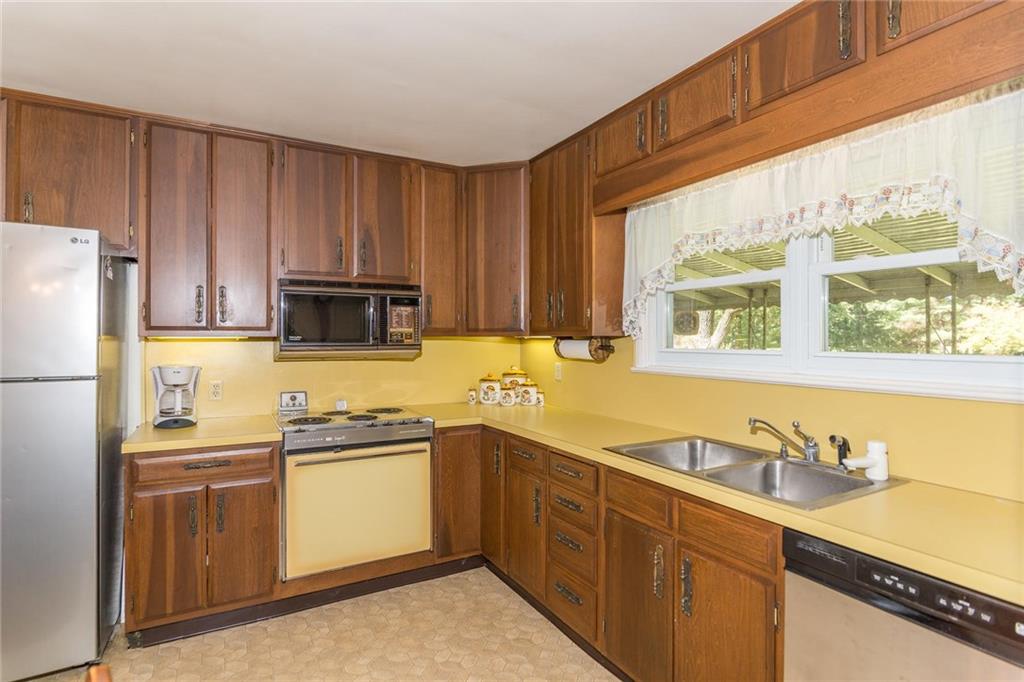 10626 Vandergriff Road Indianapolis, IN 46239 - Photo 8 of 28
