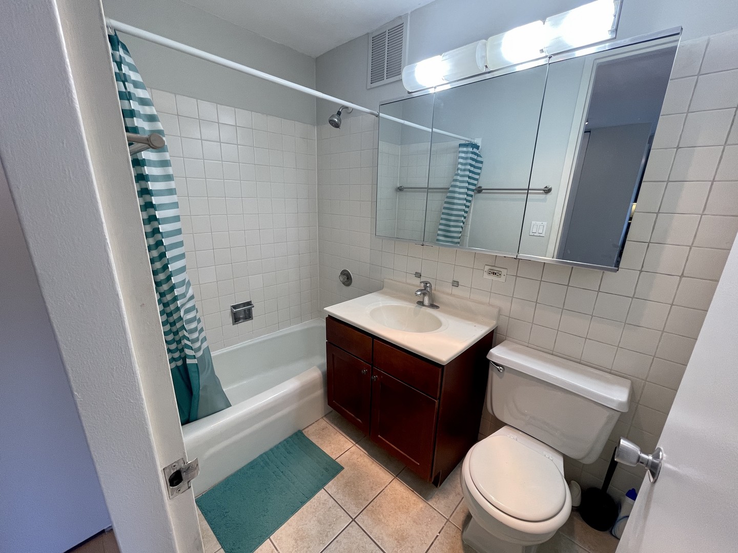 655 West Irving Park Road, Unit 3006 Chicago, IL 60613 - Photo 11 of 13