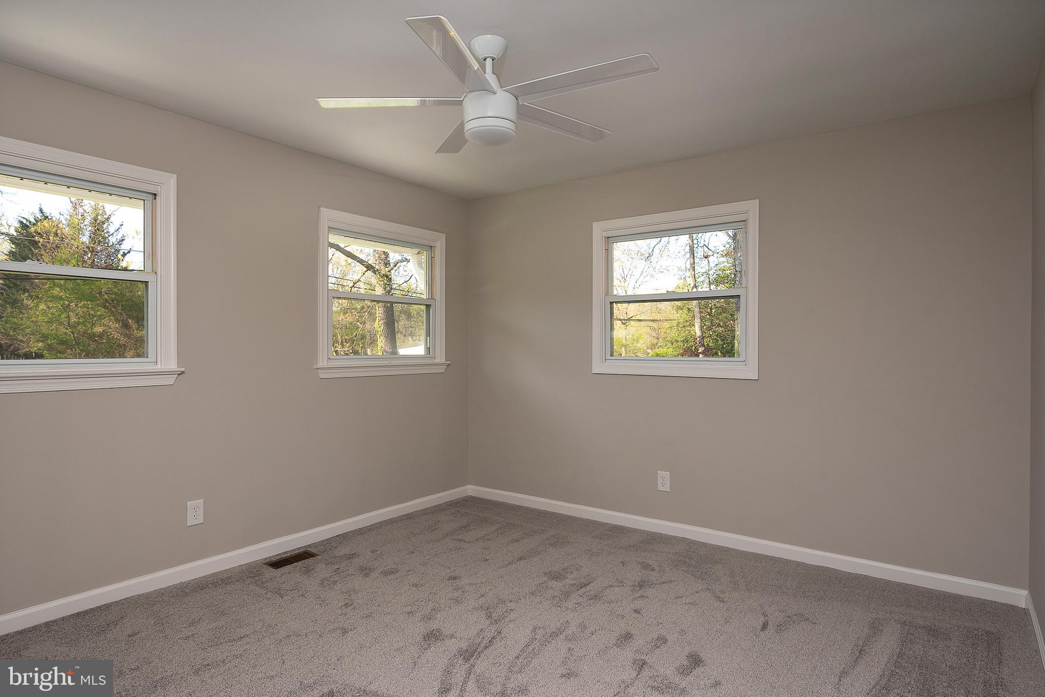 957 Shore Acres Road Arnold, MD 21012 - Photo 17 of 31 Bedroom 3