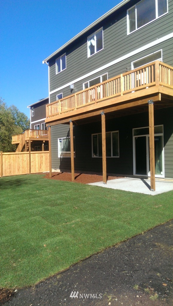 849 Lyons Avenue Northeast Renton, WA 98059 - Photo 2 of 16