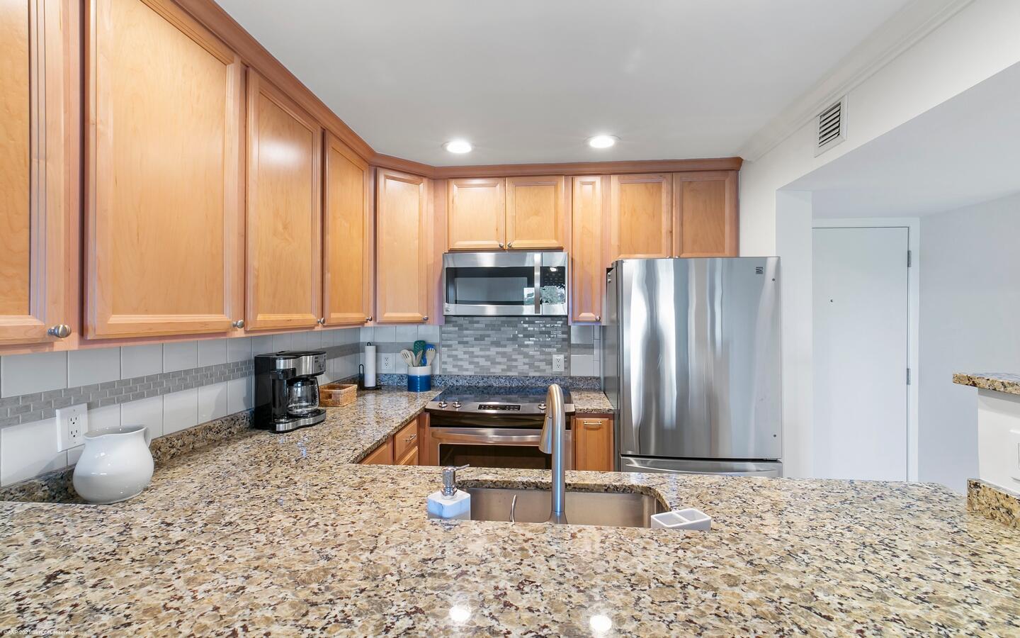 40 Northeast Plantation Road, Unit 306 Jensen Beach, FL 34957 - Photo 11 of 23 306 i