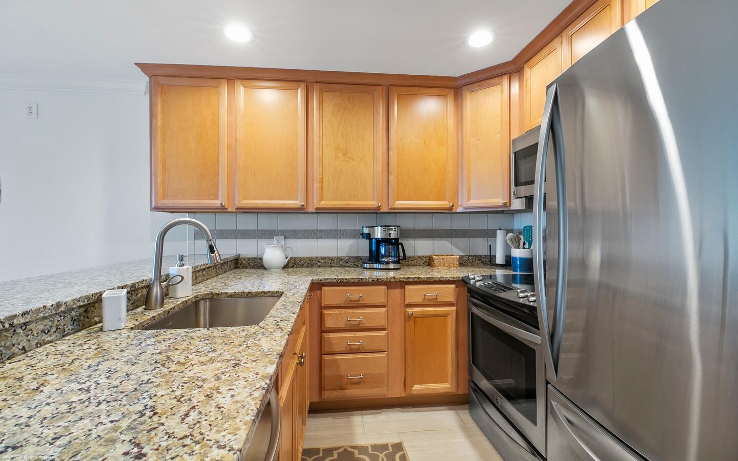 40 Northeast Plantation Road, Unit 306 Jensen Beach, FL 34957 - Photo 9 of 23 306 g