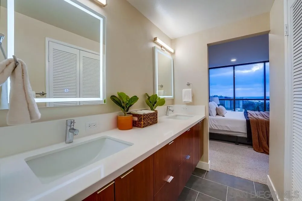 2500 Torrey Pines Road, Unit 801 La Jolla, CA 92037 - Photo 19 of 27 Gallery Image 19