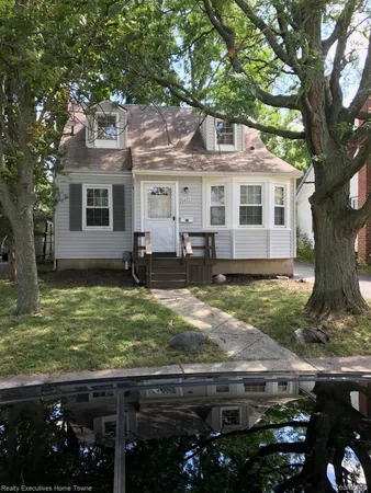 $2,500 | 2427 Cambridge Road, Berkley, MI 48072