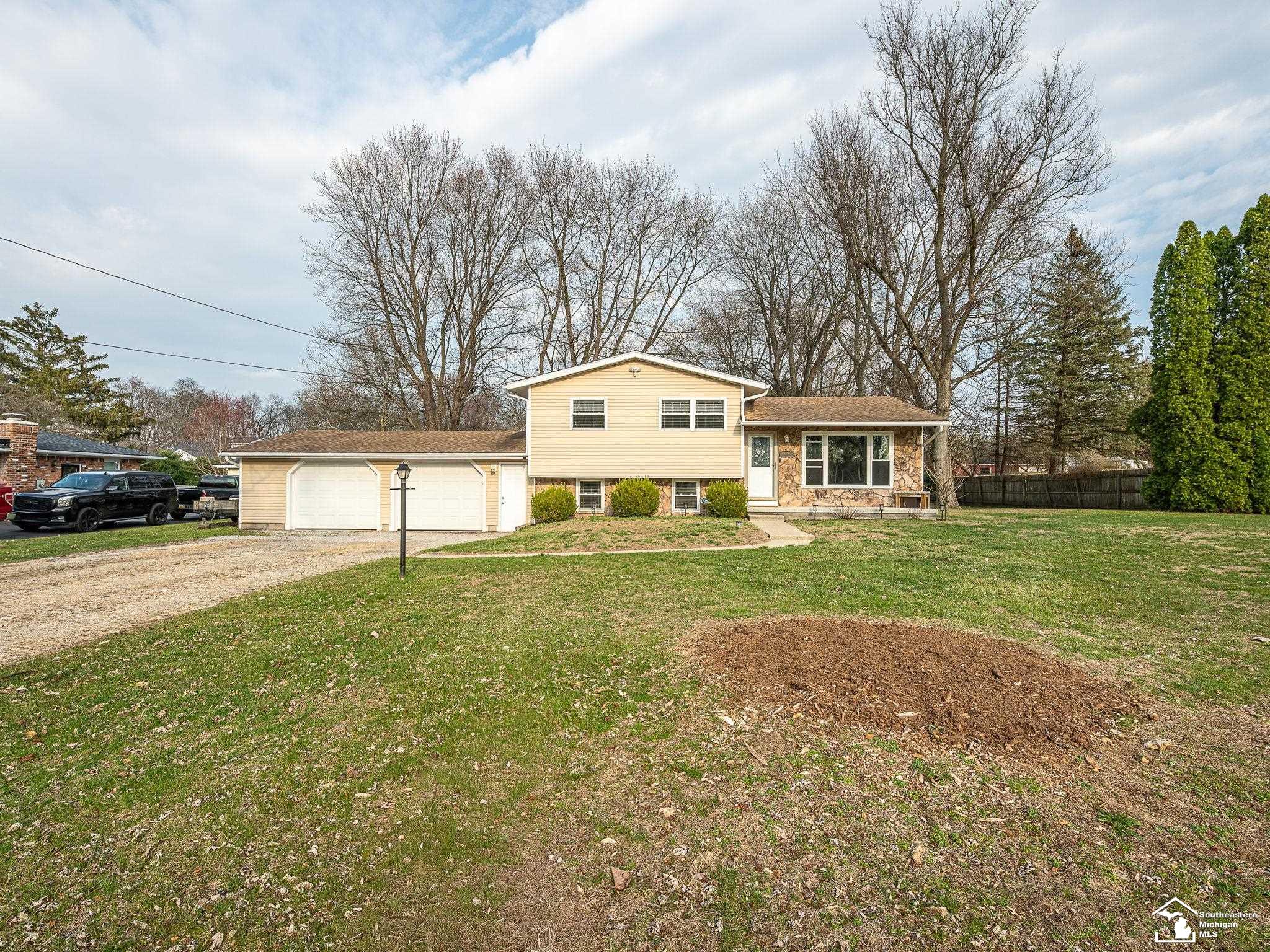 8872 Woodside Drive Temperance, MI 48182 - Photo 1 of 27