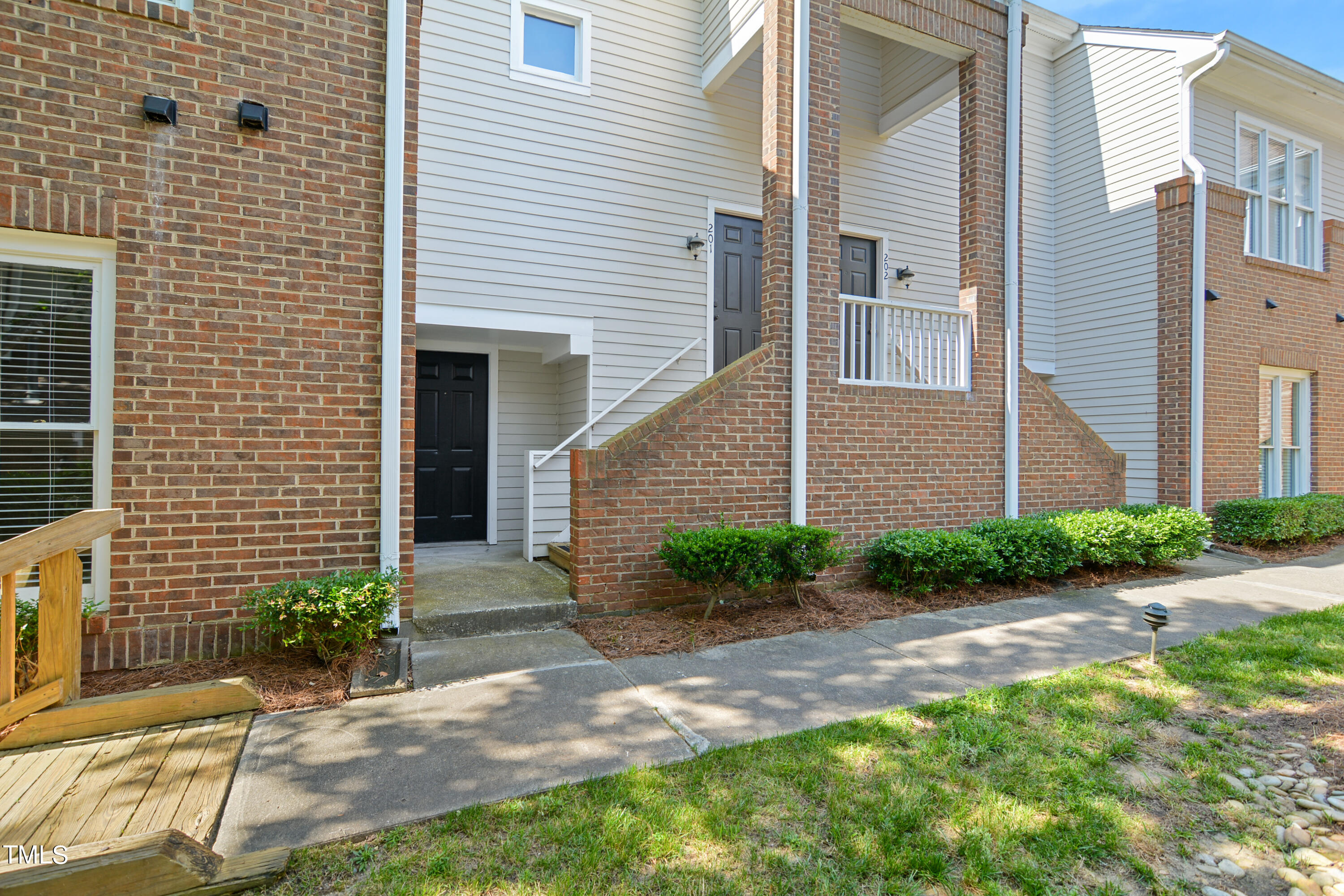 1050 Washington Street, Unit 102 Raleigh, NC 27605 - Photo 14 of 16 03