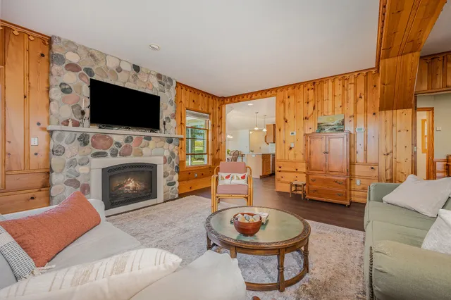 $599,900 | 3189 125th Avenue, Allegan, MI 49010