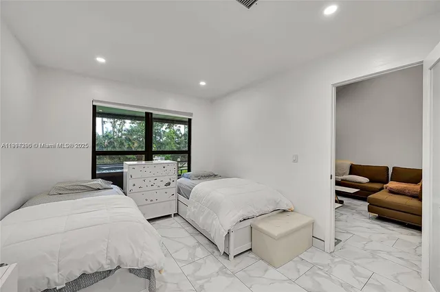 $2,850 | 18578 Woodstream Drive, Boca Raton, FL 33498