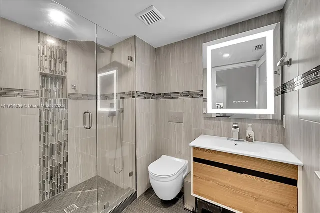 $2,850 | 18578 Woodstream Drive, Boca Raton, FL 33498