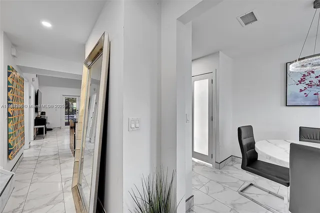 $2,850 | 18578 Woodstream Drive, Boca Raton, FL 33498