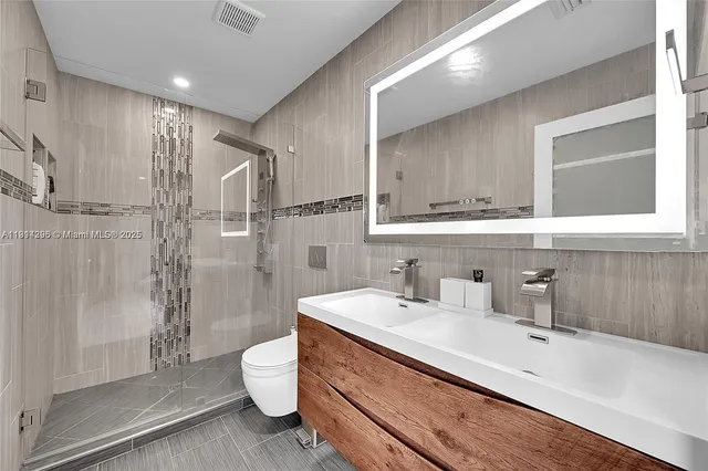 $2,850 | 18578 Woodstream Drive, Boca Raton, FL 33498