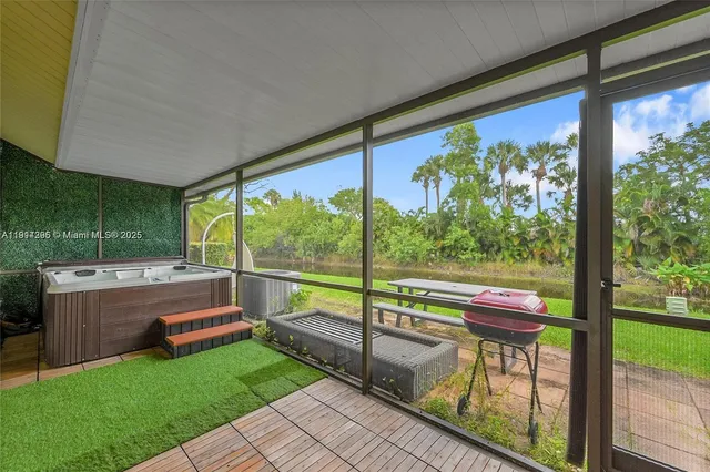 $2,850 | 18578 Woodstream Drive, Boca Raton, FL 33498