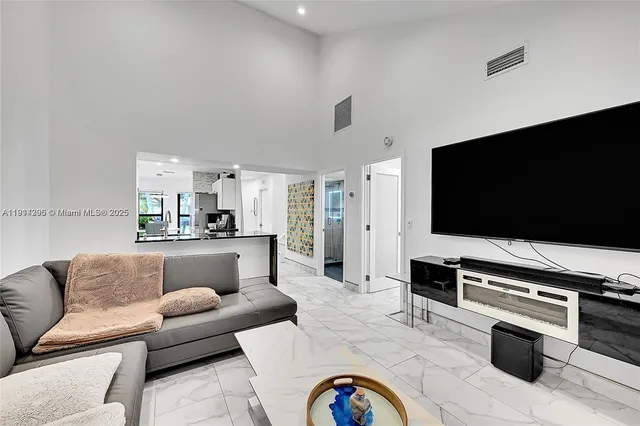 $2,850 | 18578 Woodstream Drive, Boca Raton, FL 33498