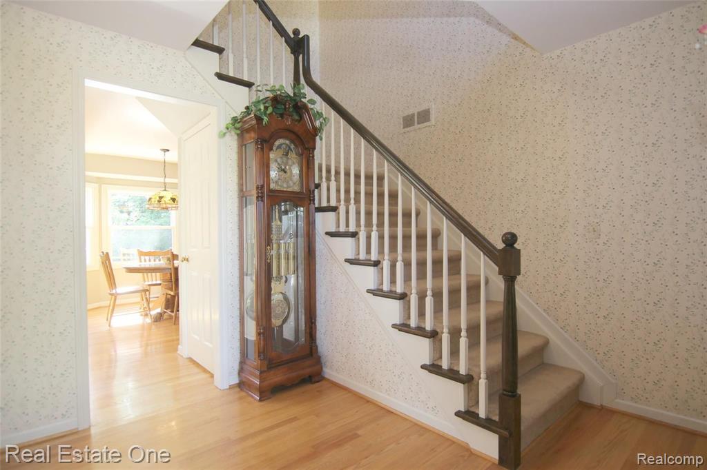 21602 Welch Road Northville, MI 48167 - Photo 8 of 29