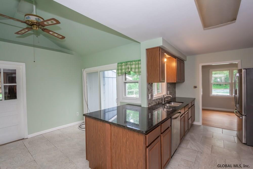 26 Bluff Road Rotterdam, NY 12306 - Photo 8 of 29 Photo 8
