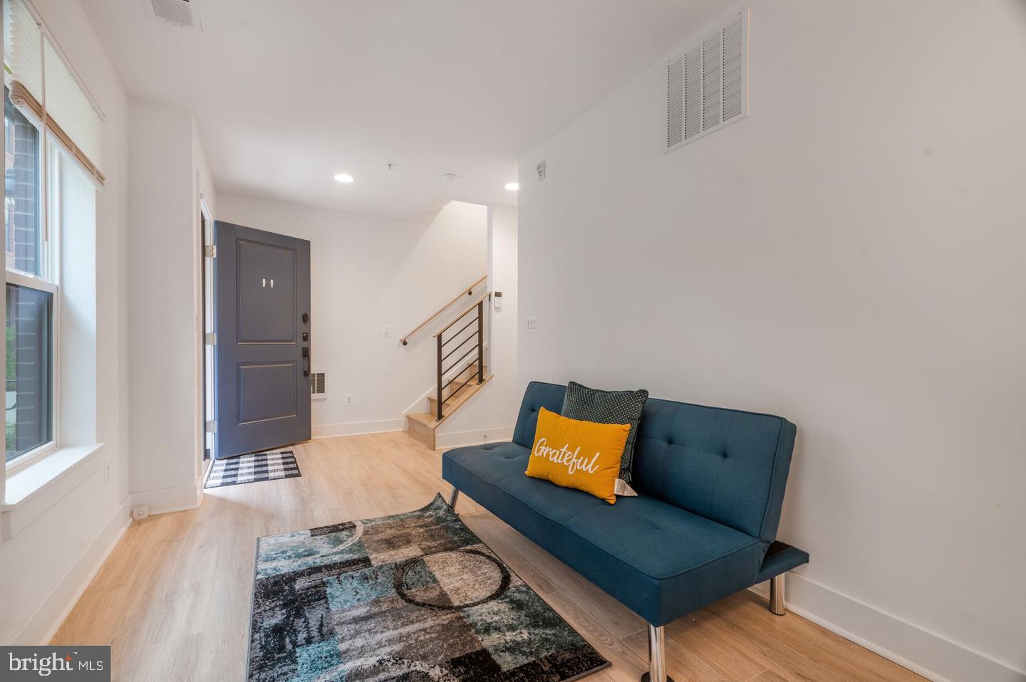 317 Riggs Park Place Washington, DC 20011 - Photo 3 of 37