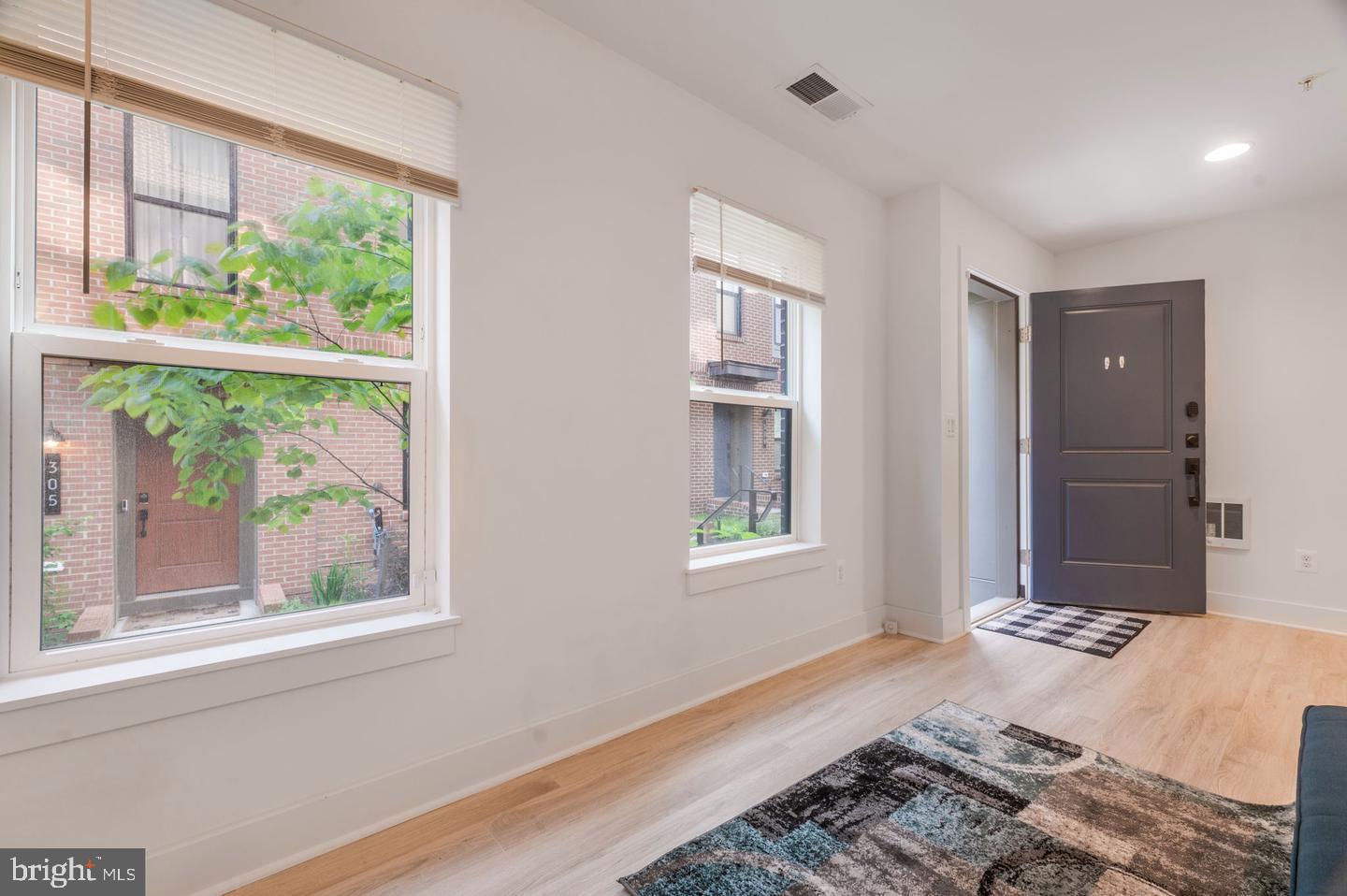 317 Riggs Park Place Washington, DC 20011 - Photo 5 of 37