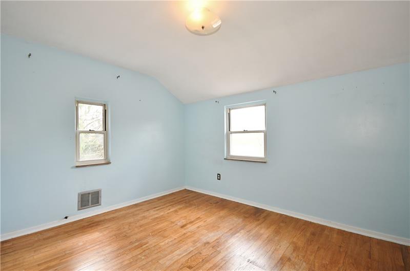 5063 Grove Road Pittsburgh, PA 15236 - Photo 18 of 25 Gallery Image 18