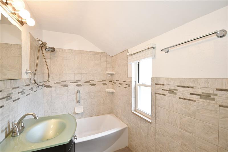 5063 Grove Road Pittsburgh, PA 15236 - Photo 22 of 25 Gallery Image 22