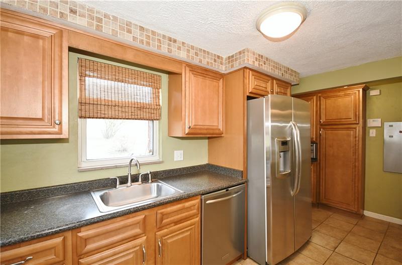 5063 Grove Road Pittsburgh, PA 15236 - Photo 10 of 25 Gallery Image 10