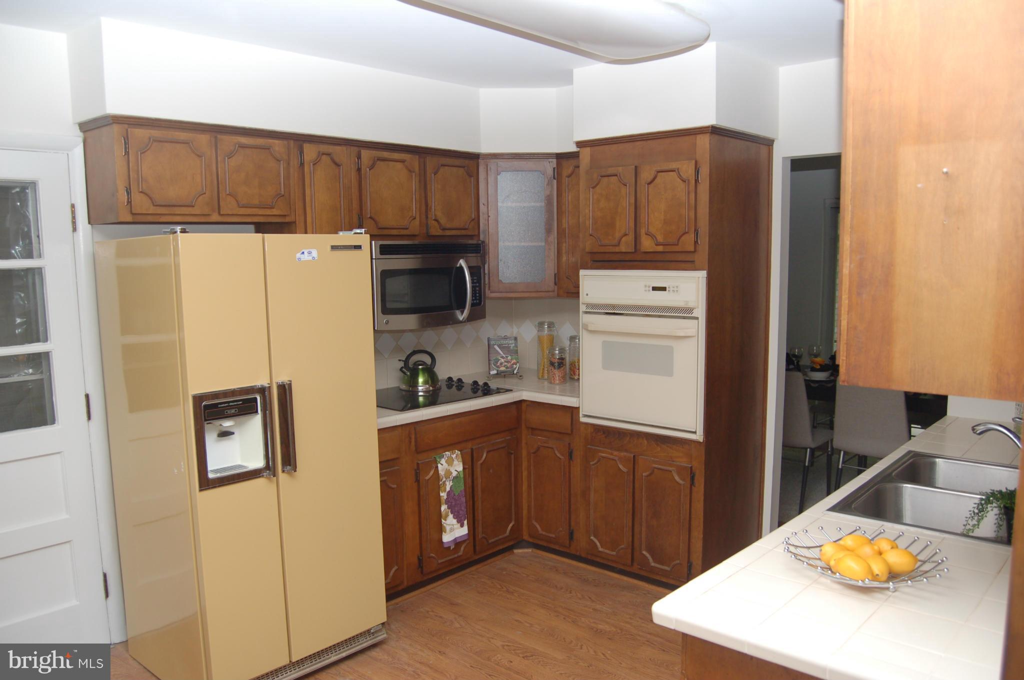 2721 Weller Road Silver Spring, MD 20906 - Photo 9 of 30 Kitchen
