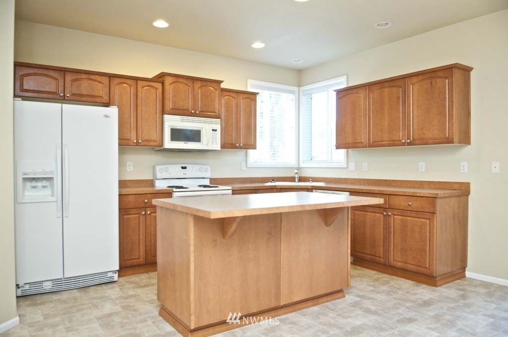 7153 Inlay Street Southeast Lacey, WA 98513 - Photo 10 of 25 Gallery Image 10