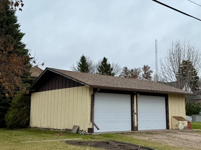 $103,400 | 221 North Minnesota Street, Crookston, MN 56716