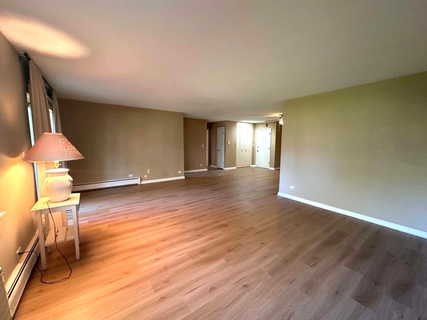 2311 South Goebbert Road, Unit B102 Arlington Heights, IL 60005 - Photo 5 of 21 Gallery Image 5