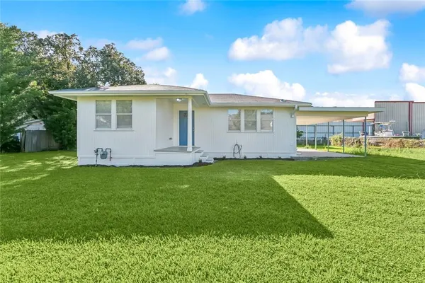 $195,000 | 147 Star Place, Belle Chasse, LA 70037