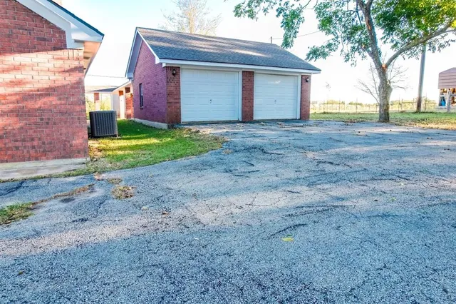 $259,500 | 512 County Road 701, Teague, TX 75860