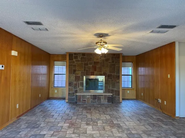 $259,500 | 512 County Road 701, Teague, TX 75860