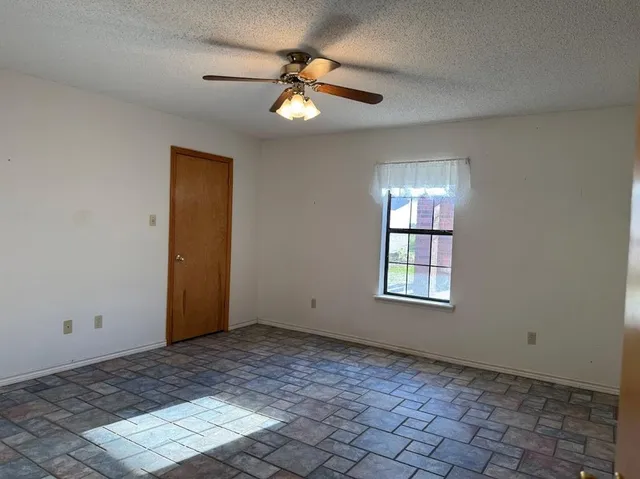 $259,500 | 512 County Road 701, Teague, TX 75860