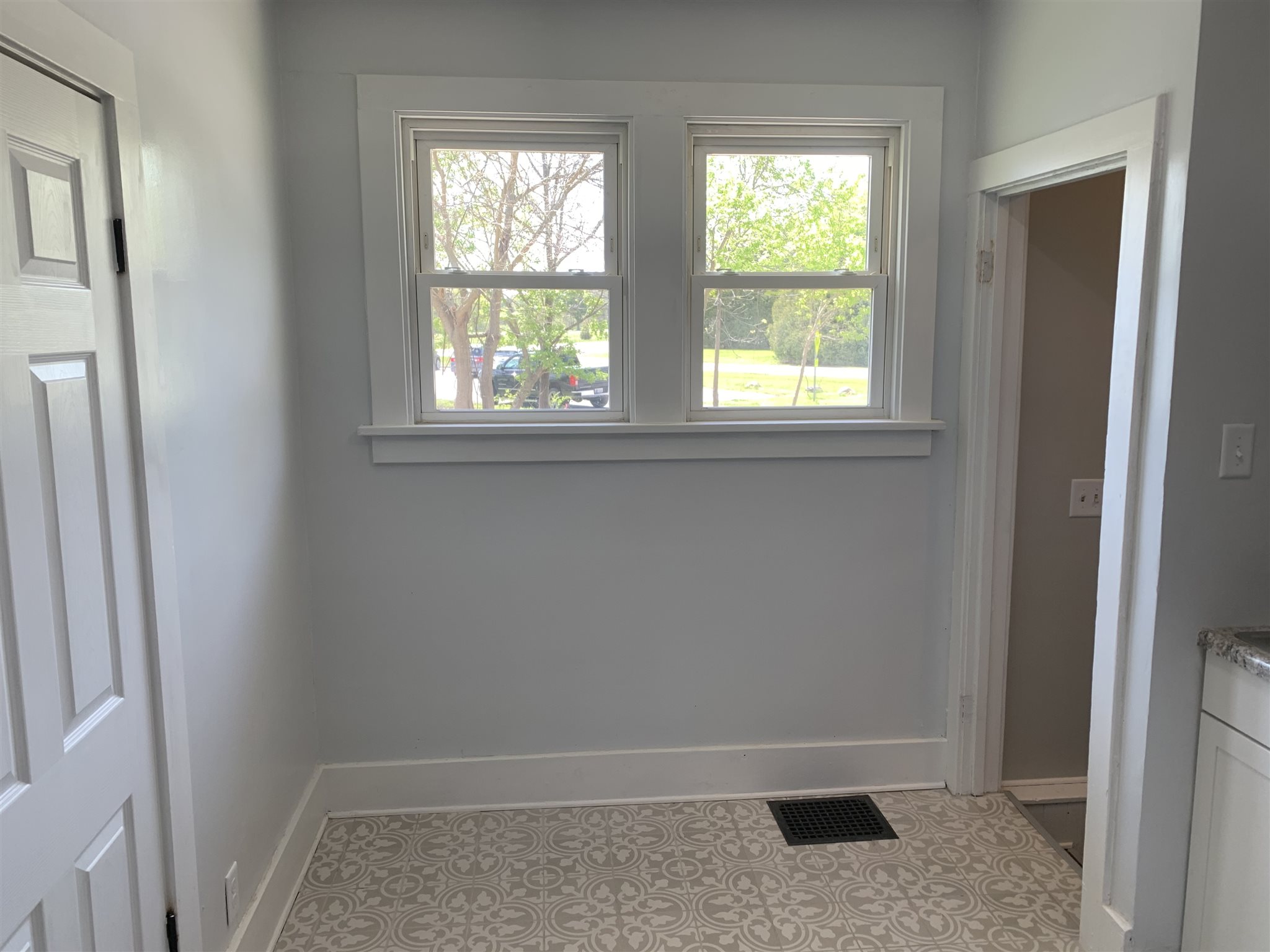 3612 Smith Road Fort Wayne, IN 46804 - Photo 13 of 32